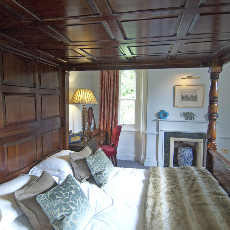 Coach house bedroom green