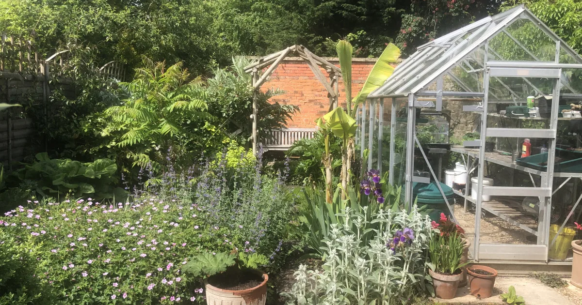 Garden apartment greenhouse